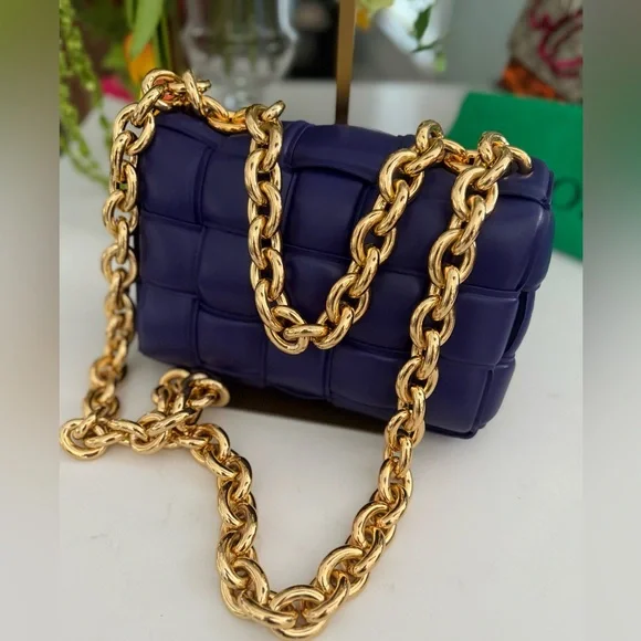 Bottega Veneta Lambskin Maxi Intrecciato Padded Chain Cassette Crossbody ~ NWOT - Picture 2 of 12